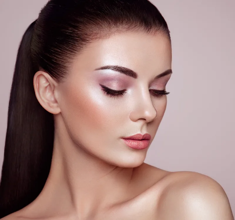 Female model representing Aesthetic services of Vigeo Care Center & Aesthetics